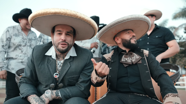Emiliano Aguilar interpreta Un puño de tierra.