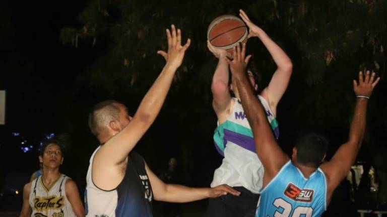 La segunda edición del certamen de baloncesto inició con duelos intensos en la cancha López Mateos.