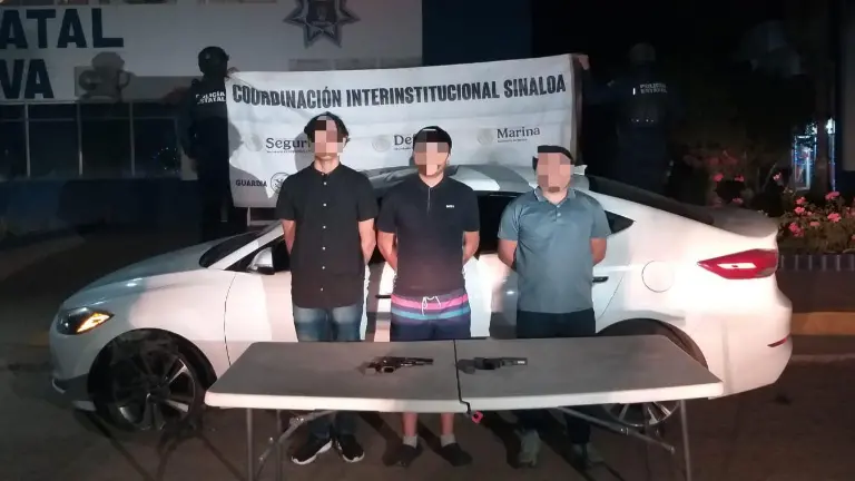 Los hombres fueron detenidos tras una persecución que se desató por las calles en el sector Villas del Río.