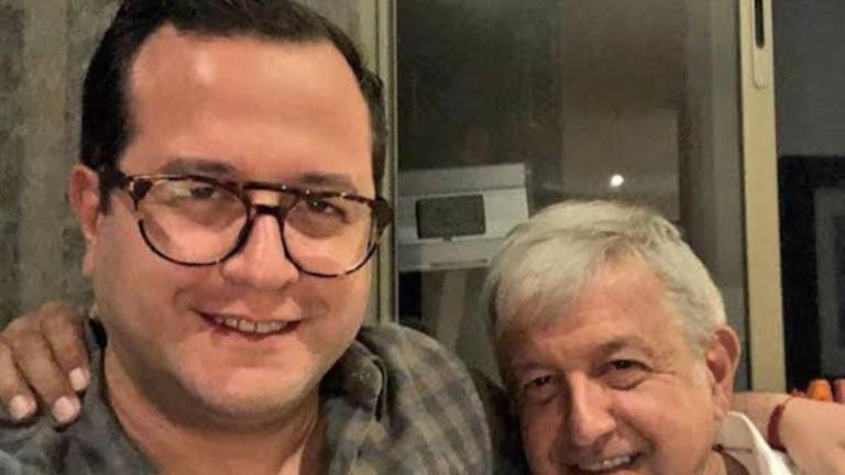 José Ramón López Beltrán y Andrés Manuel López Obrador.