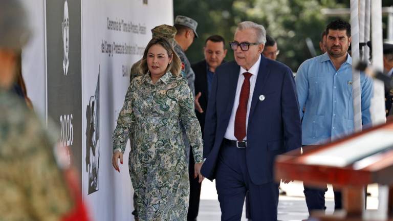 El Gobernador de Sinaloa Rubén Rocha Moya a su llegada a evento militar en Culiacán.