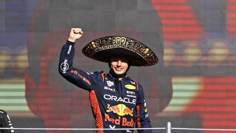 Verstappen celebra su triunfo en México.