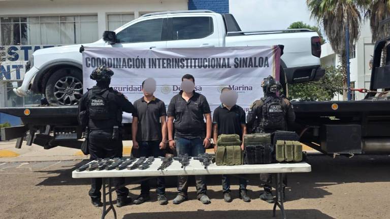 Tras persecución en La Primavera, GOES detuvo a tres y aseguró armas y vehículo robado.