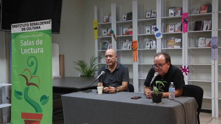 El artista plástico Lenin Márqez comparte sus facetas como ser humano, artista y maestro de artes, dentro del programa ‘Micrófono abierto’.