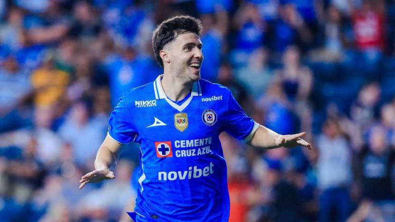 José Paradela anota el gol celeste.