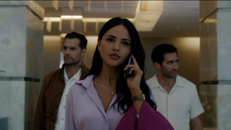 Eiza González protagoniza In the grey.
