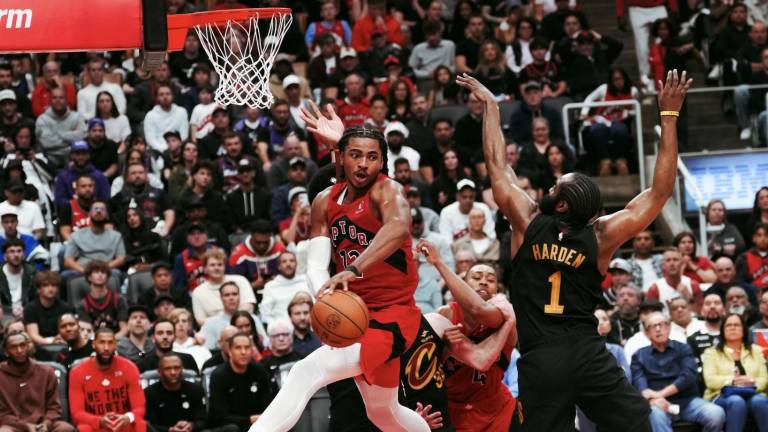 Collin Murray-Boyles otorgó 15 puntos para la cuenta de los Raptors, que ya alcanzaron a los Cavaliers en su serie de postemporada.