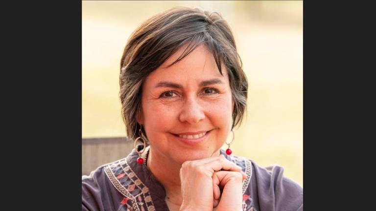 Gloria Estela González es cuentista, novelista, ensayista; es maestra en Creación Literaria y doctora en Literatura Latinoamericana.