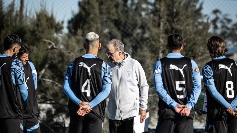 Marcelo Bielsa asume la responsabilidad de la eliminación charrúa.
