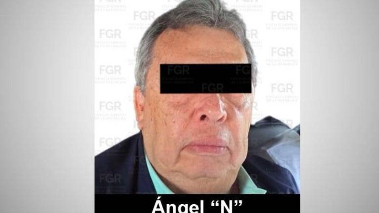 Ángel Heladio Aguirre Rivero fue detenido por su posible participación en el ocultamiento de evidencias relacionadas con la desaparición de los 43 normalistas de Ayotzinapa.