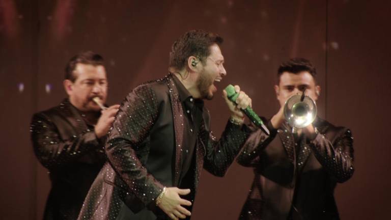 Walo Silvas interpreta “Tu falta de querer”, una de las canciones que más ha conectado con los seguidores de Banda MS.