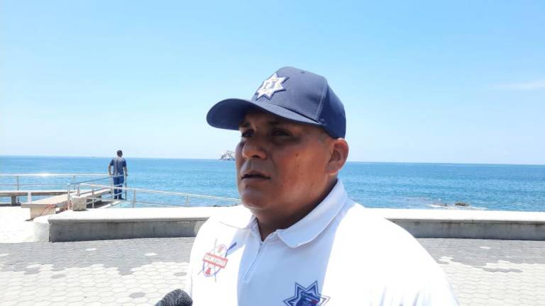 El Coordinador de la Policía Acuática, Gustavo Guadalupe Espinoza Bastidas, exhortó a respetar el horario permitido para bañarse en el mar.