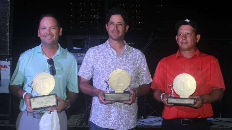 Enrique Guzmán, Guillermo Bernal y Luis Fernando López, primero, segundo y tercer lugar, respectivamente, de la categoría Campeonato.