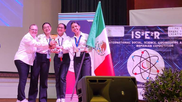 Las estudiantes de la Preparatoria José Vasconcelos lograron el primer lugar en el Festival Internacional de Ciencias Sociales, Ingeniería y Educación en Rumania gracias a su proyecto de Bioplástico de Camarón.