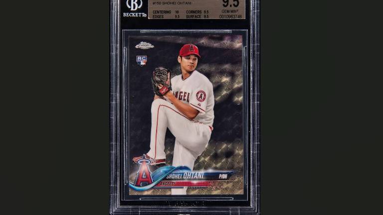 La tarjeta de novato de Shohei Ohtani se vendió en una considerable cantidad de dólares.