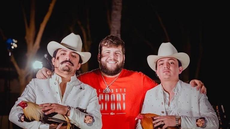 Los Dos Carnales y El Fantasma.