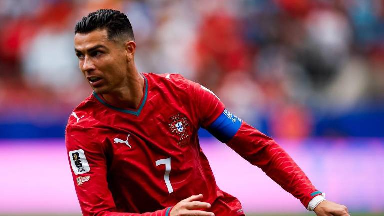 Cristiano Ronaldo sorprende a niño herido en los terremotos de Venezuela con emotiva invitación.
