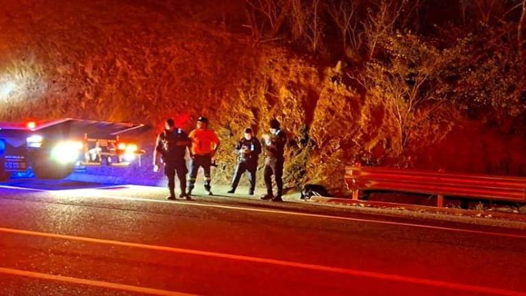 El hallazgo se reportó en la rampa de acceso del Libramiento Mazatlán hacia el Ramal Múnich.