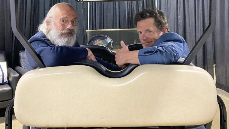 Michael J. Fox y Christopher Lloyd, protagonistas de “Volver al futuro”, se reúnen a 36 años de su estreno.