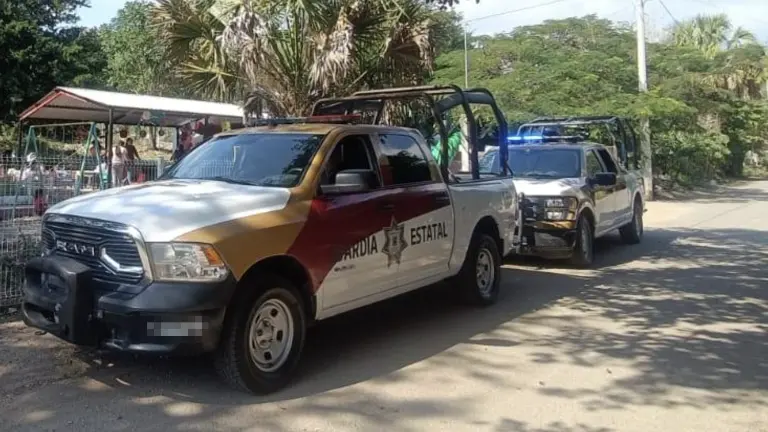 Elementos de la Guardia Estatal localizaron los cinco cuerpos sin vida.
