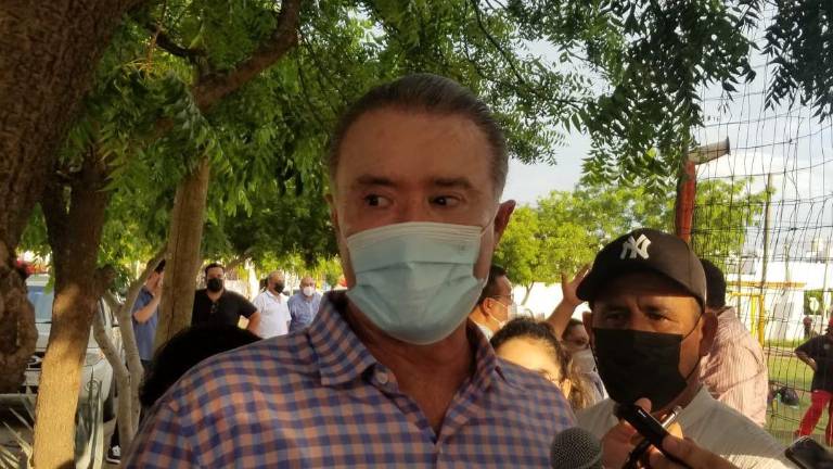 El Gobernador Quirino Ordaz Coppel.