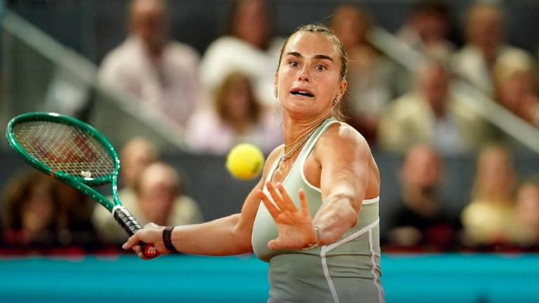 Aryna Sabalenka superó el reto que le presentó la japonesa Naomi Osaka en Madrid.