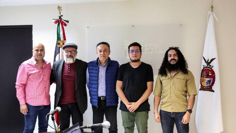 Autoridades del Isic y organizadores del Festival.