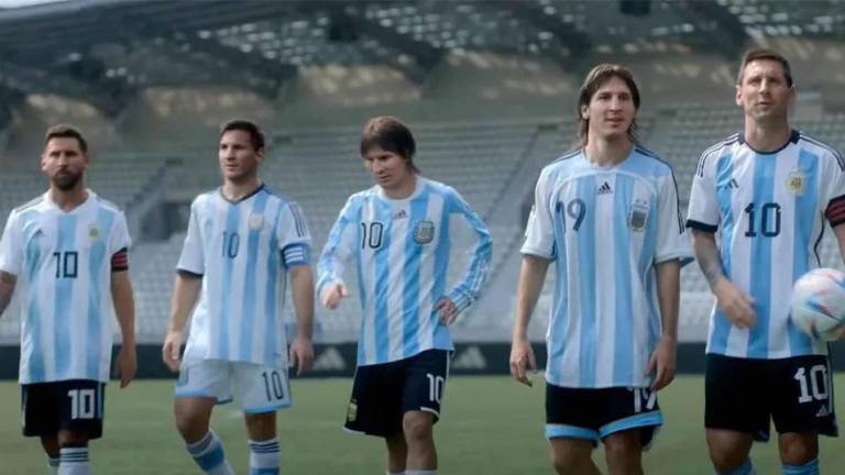 Los cinco Leo Messi juntos.