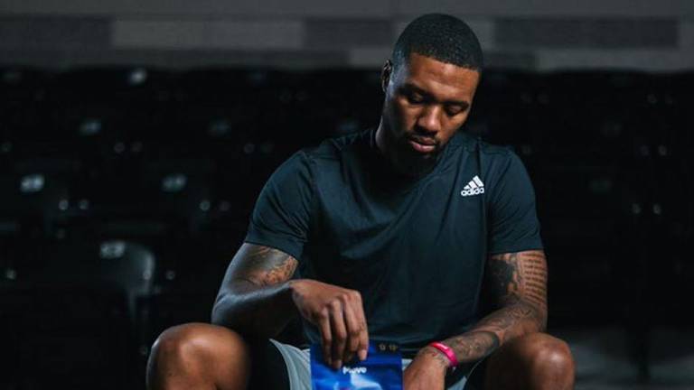 Damian Lillard ha batallado con una molestia.