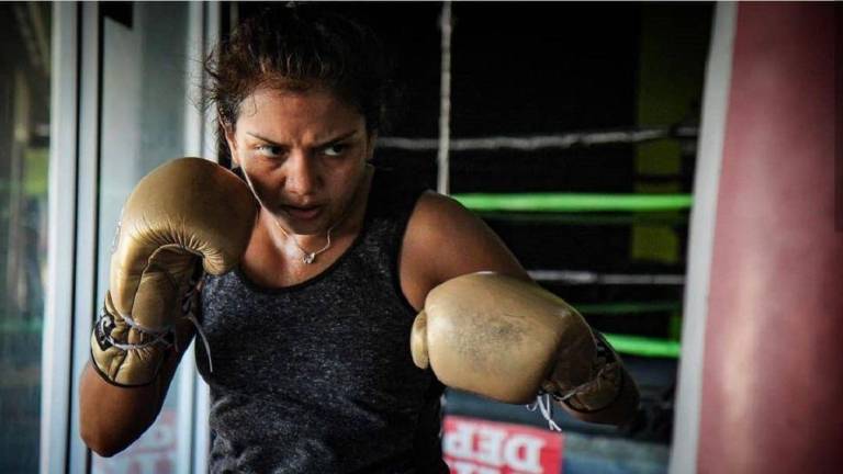 Boxeadora mexicana Alejandra Ayala, en coma tras pelear en Escocia