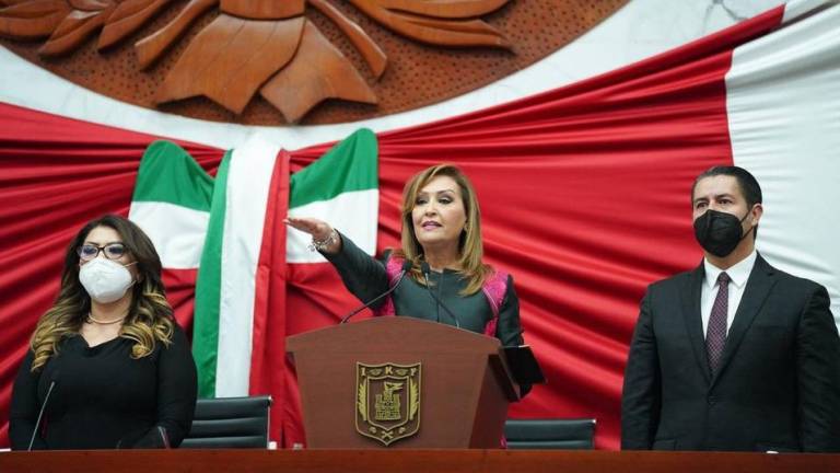 Lorena Cuéllar Cisneros rinde protesta como nueva Gobernadora de Tlaxcala