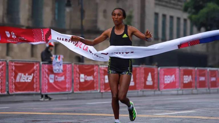 Etíope rompe racha ganadora de kenianas en rama Femenil del Maratón de la CDMX