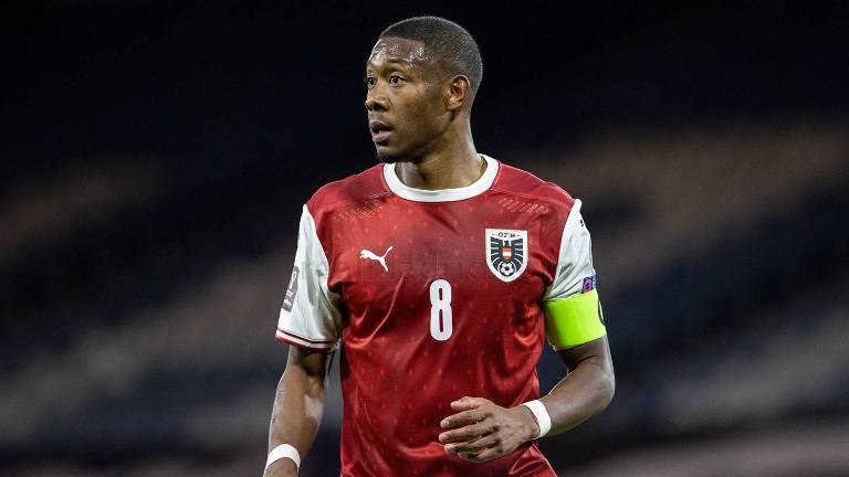 El austriaco David Alaba firma por cinco temporadas con el Real Madrid.