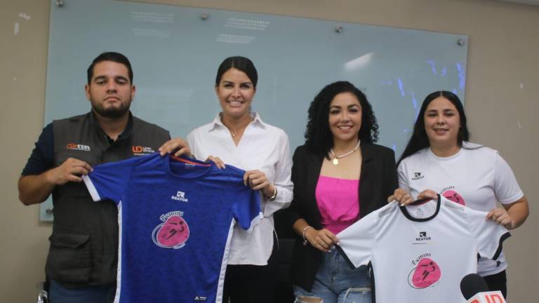 La Academia de Futbol Femini Club es presentada en rueda de prensa.