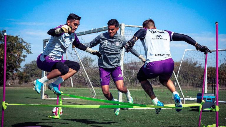 Mazatlán FC buscará su primera victoria como visitante en el Guard1anes 2021 de la Liga MX, cuando se mida a Cruz Azul en el Azteca.