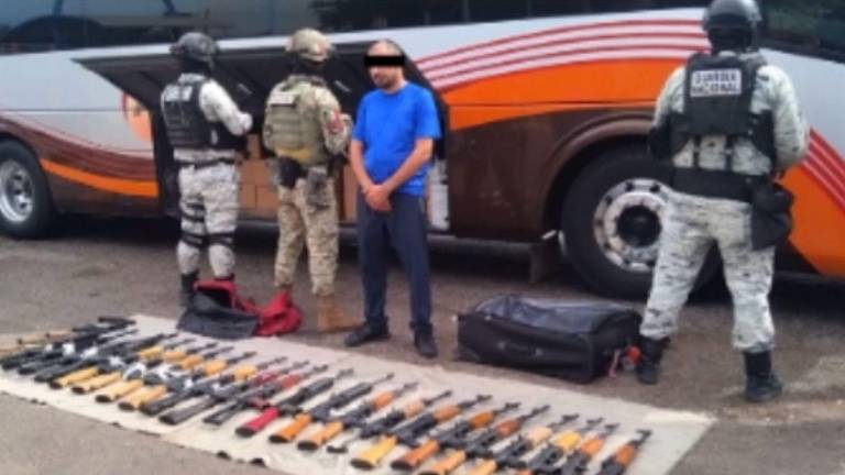 El operativo se llevó a cabo en las inmediaciones de la caseta de peaje de Costa Rica por la maxipista Culiacán-Mazatlán.