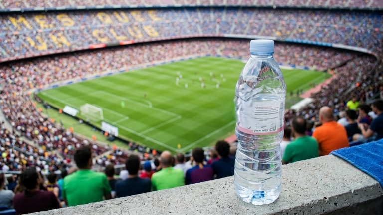 Las botellas de agua no serán admitidas.