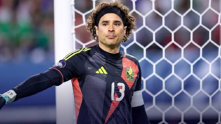 Guillermo Ochoa se prepara para disputar su sexta Copa del Mundo.