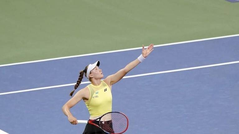 Elena Rybakina dio un paso más en busca de apoderarse de la cima del ránking de la WTA.
