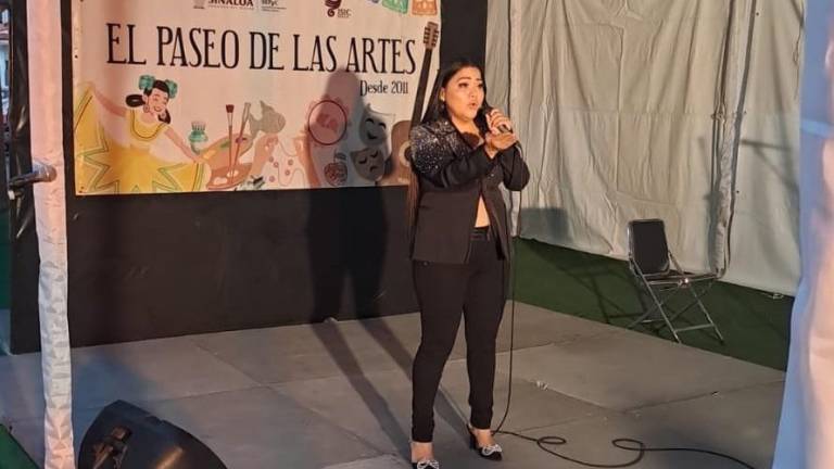 El público disfrutó del canto de Mariana Rodríguez.
