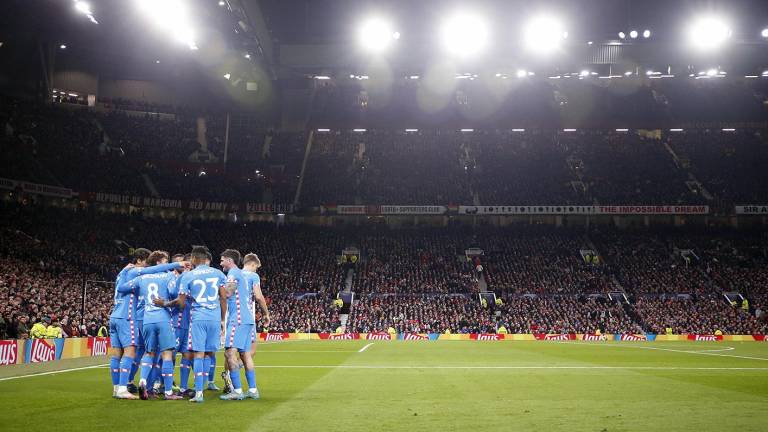 Atlético de Madrid festejó el triunfo y el pase a cuartos de final en Old Trafford.
