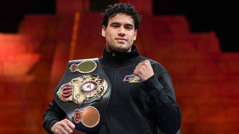 El mazatleco Gilberto “Zurdo” Ramírez pelearía ante David Benavidez el próximo 2 de mayo.