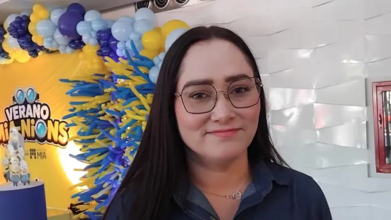 Brianda Cristal Murillo Meza, directora del MIA, explica las actividades realizadas durante el curso de verano 2026.