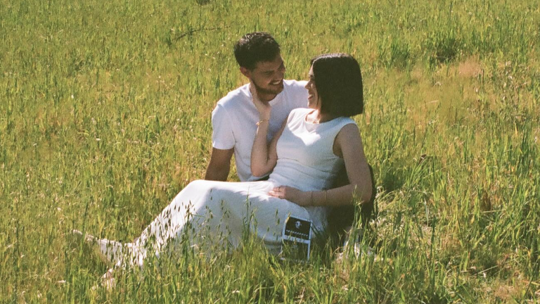 Taylor Lautner confirma que será papá junto a su esposa Tay Dome.