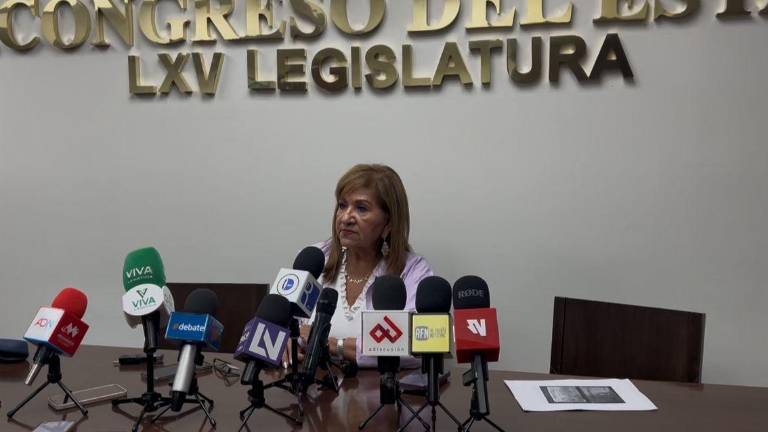 La Diputada local María Teresa Guerra Ochoa explica las medidas de seguridad en el Congreso de Sinaloa.