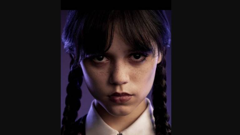Revela Netflix la imagen de Jenna Ortega como ‘Merlina’