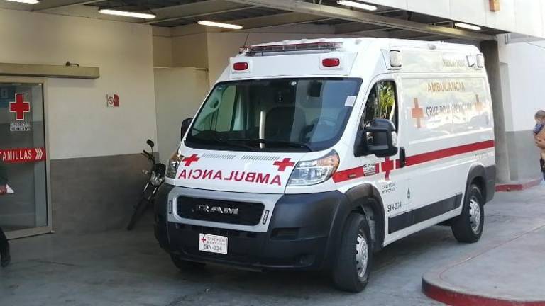 El herido fue llevado a la sala de urgencias de la Cruz Roja.