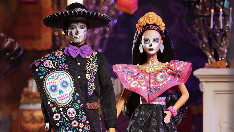 ‘Barbie’ y ‘Ken’ se convierten en Catrina y Catrín