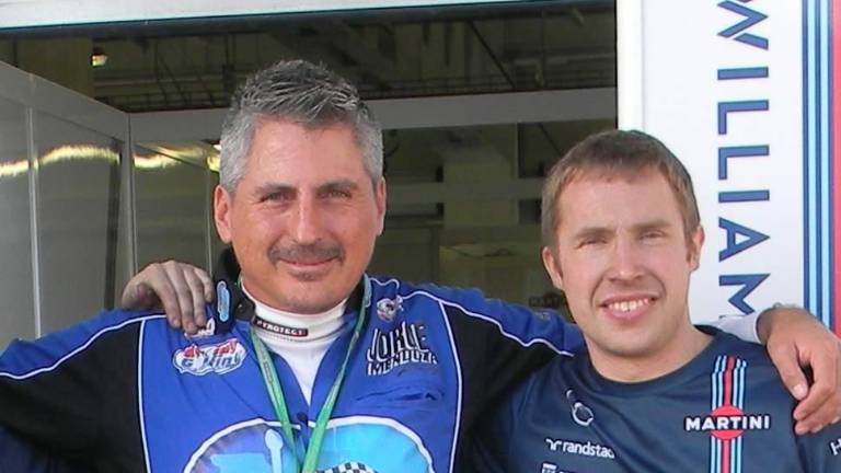 Jorge Mendoza (izq.) conoce a la perfección a Pérez debido a que en el pasado fue su patrocinador.