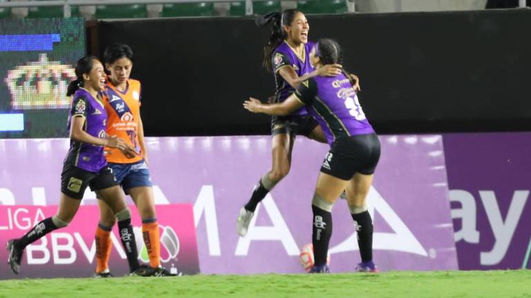 Melisa Ramos celebra el gol que a la postre le otorgó el triunfo a Mazatlán FC Femenil.